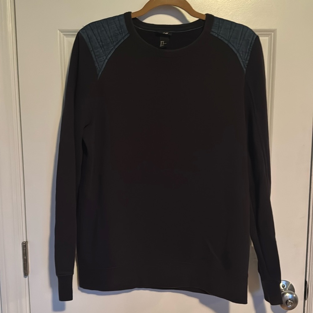 H&M | Sweatshirt with Denim Shoulders Men’s M